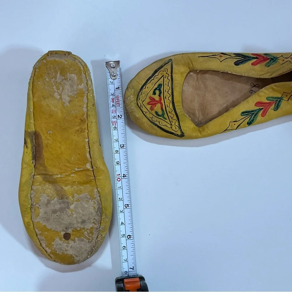 Vintage antique Tooled Leather South Western Bohemian Childs Moccasins Shoes
